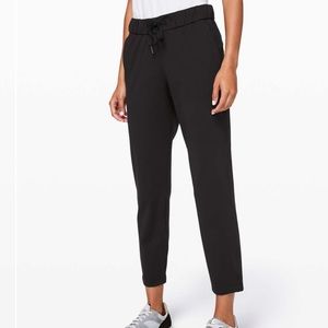 Lululemon on the fly 7/8 pants in black
